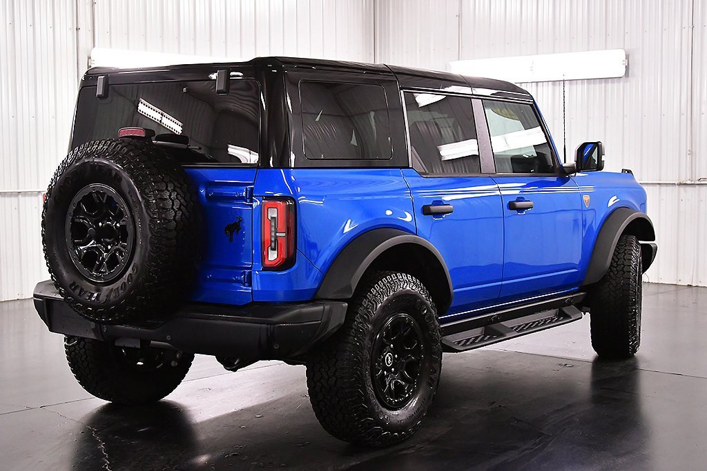 Used 2025 Ford Bronco Badlands image 8