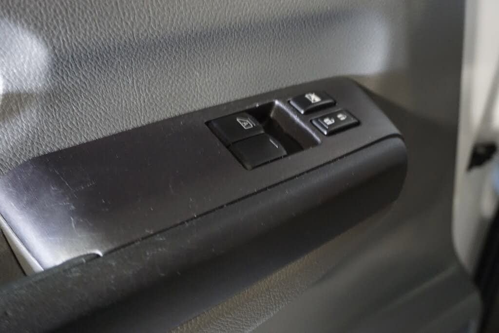 Used 2019 Nissan NV 3500 SL RWD image 11