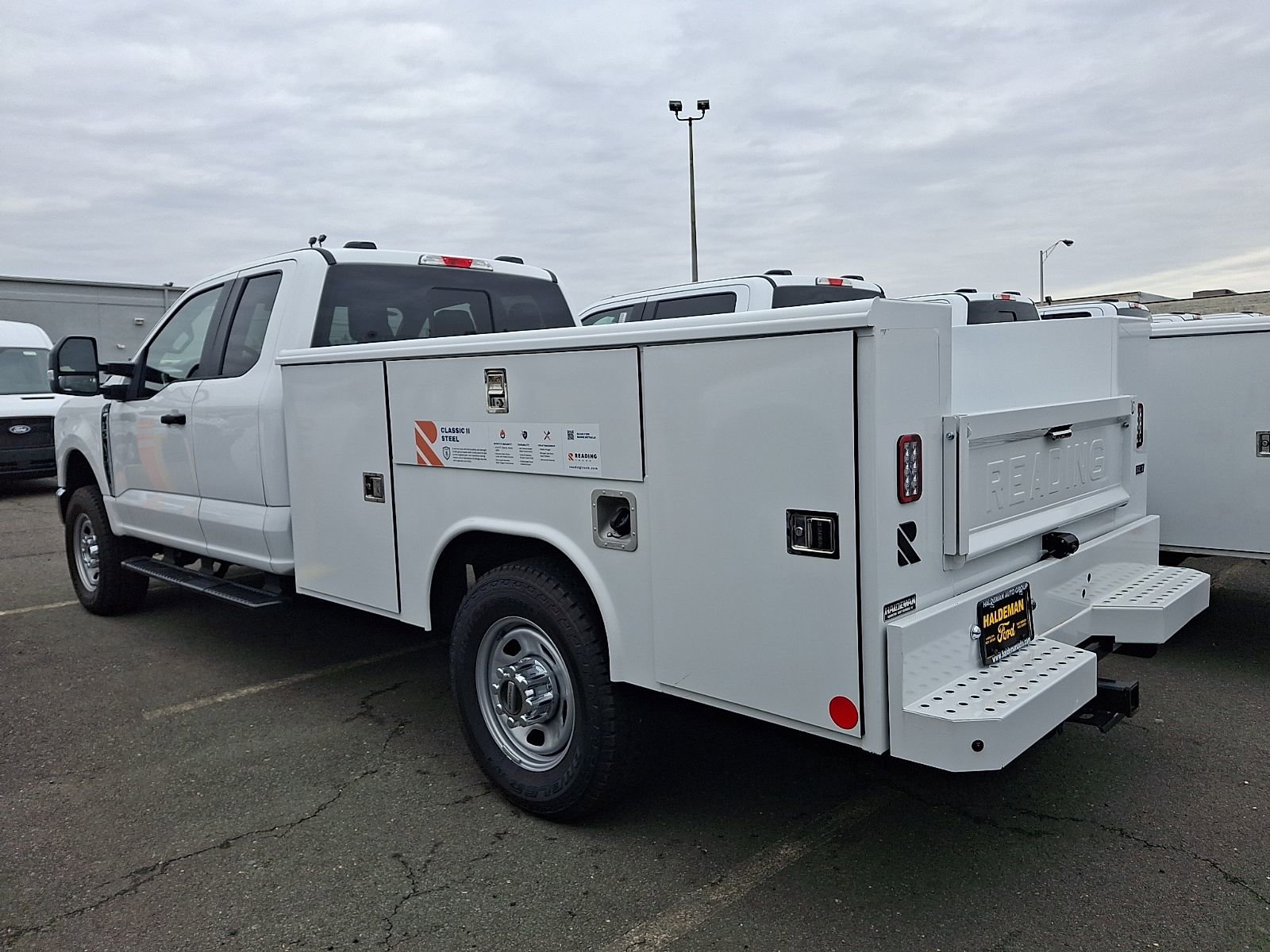 New 2025 Ford F350 XL w/ XL Chrome Package AWD/4WD image 4