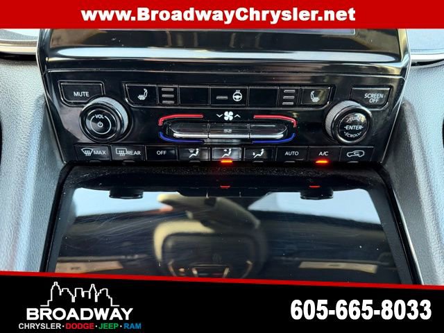Used 2023 Jeep Grand Cherokee L Laredo image 21