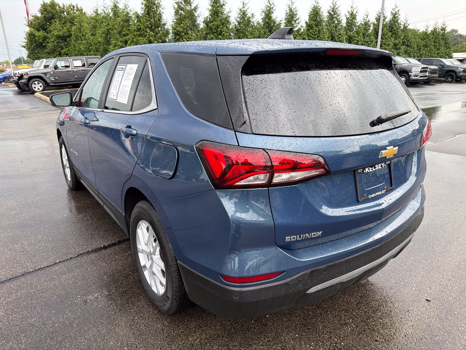 Used 2024 Chevrolet Equinox LT w/ LPO, Floor Liner Package FWD image 3