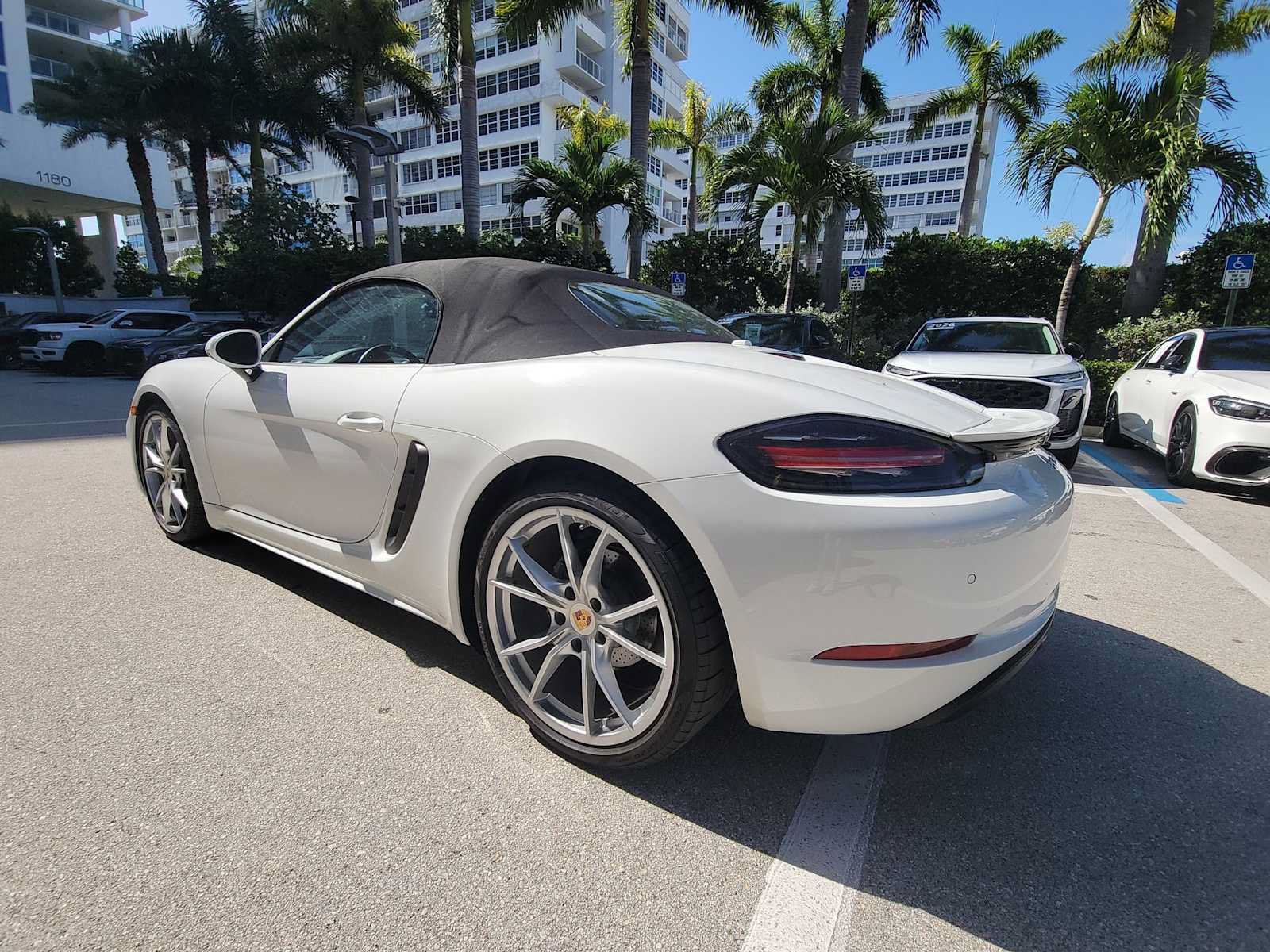 Used 2021 Porsche 718 Boxster RWD image 4