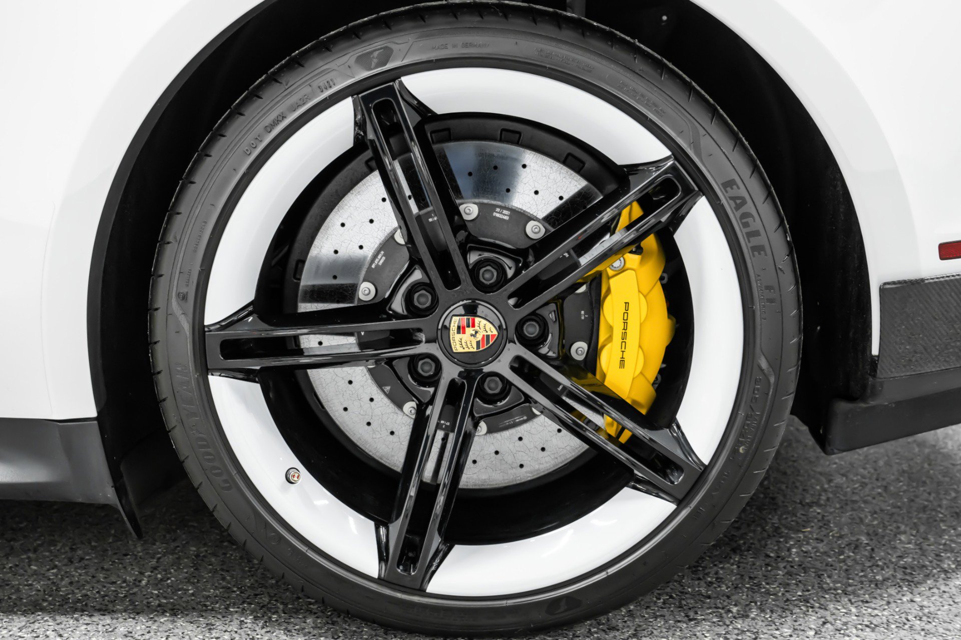 Used 2022 Porsche Taycan Turbo S image 10