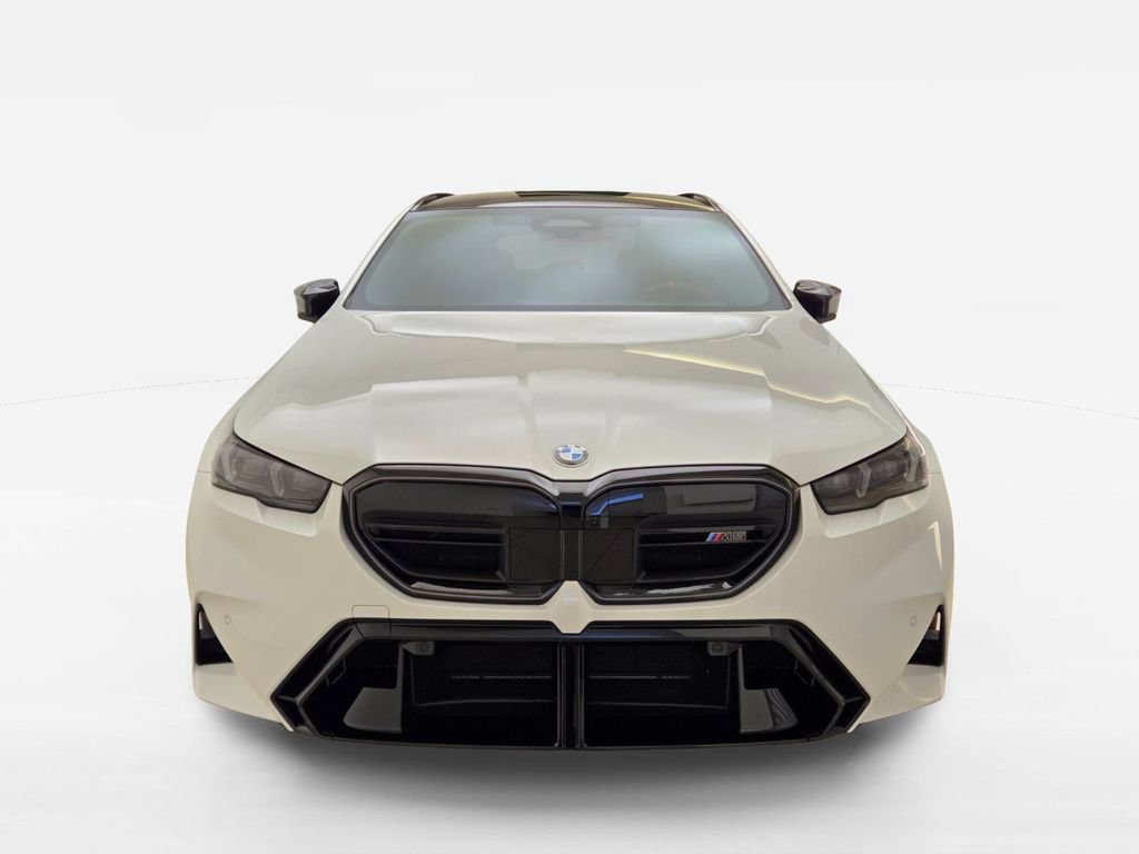 Used 2026 BMW M5 Touring AWD/4WD image 2