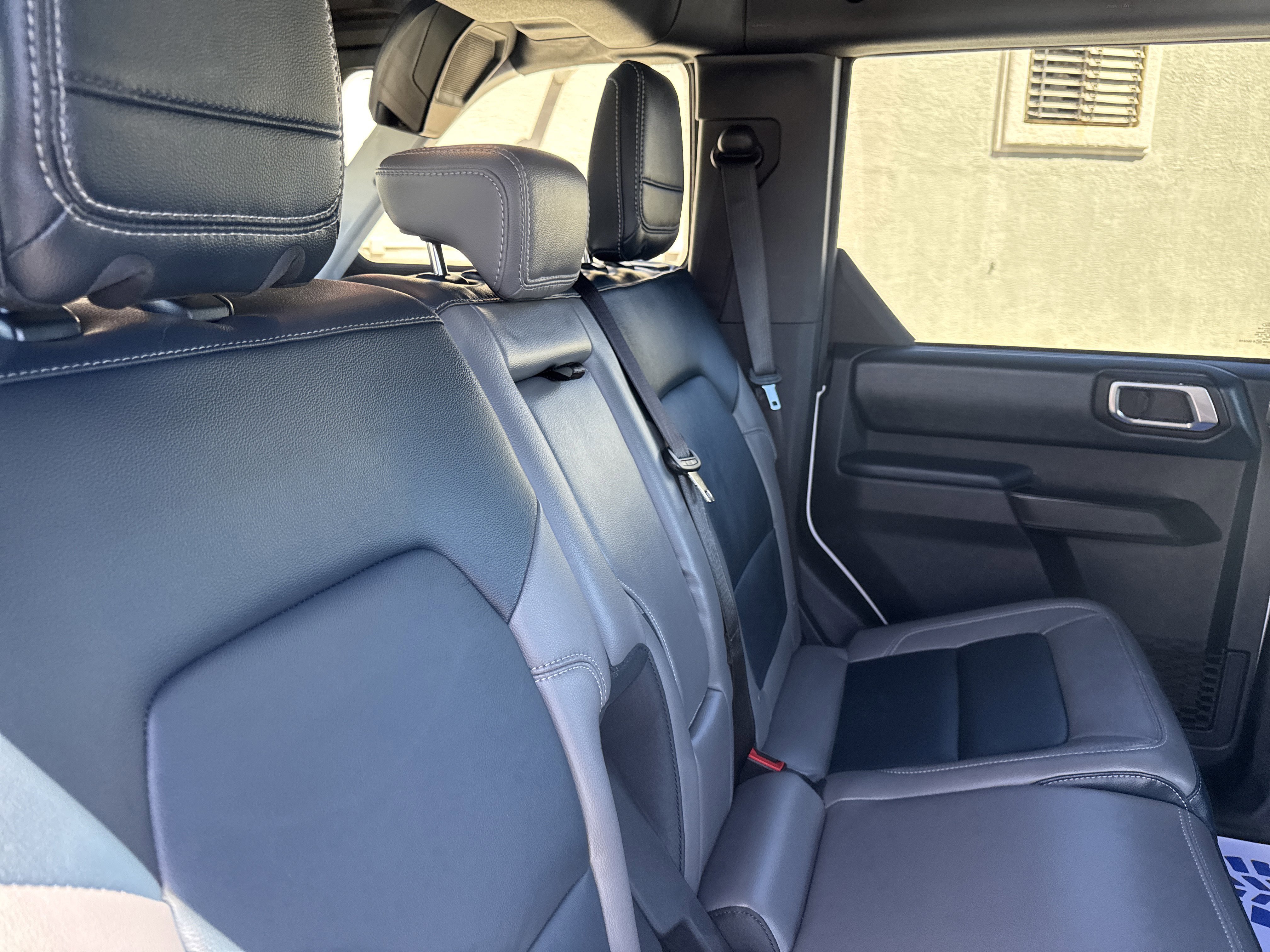 Used 2024 Ford Bronco Outer Banks image 11