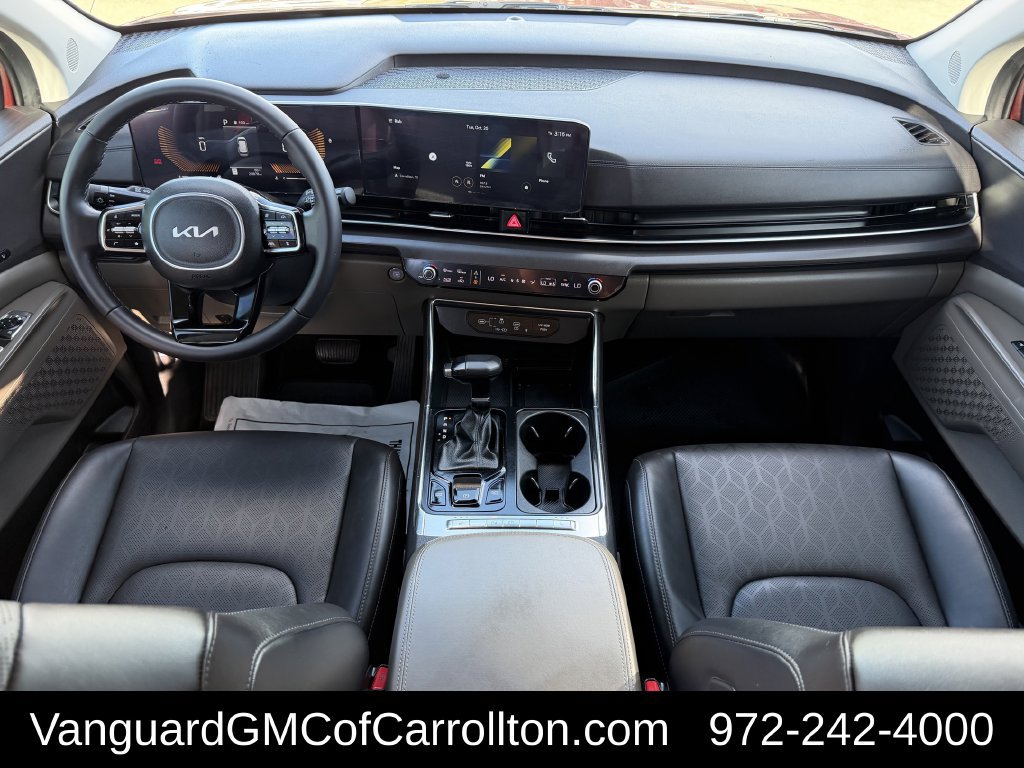 Used 2025 Kia Carnival EX FWD image 10