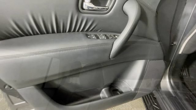 Used 2024 Nissan Armada SV w/ Cargo Package AWD/4WD image 17