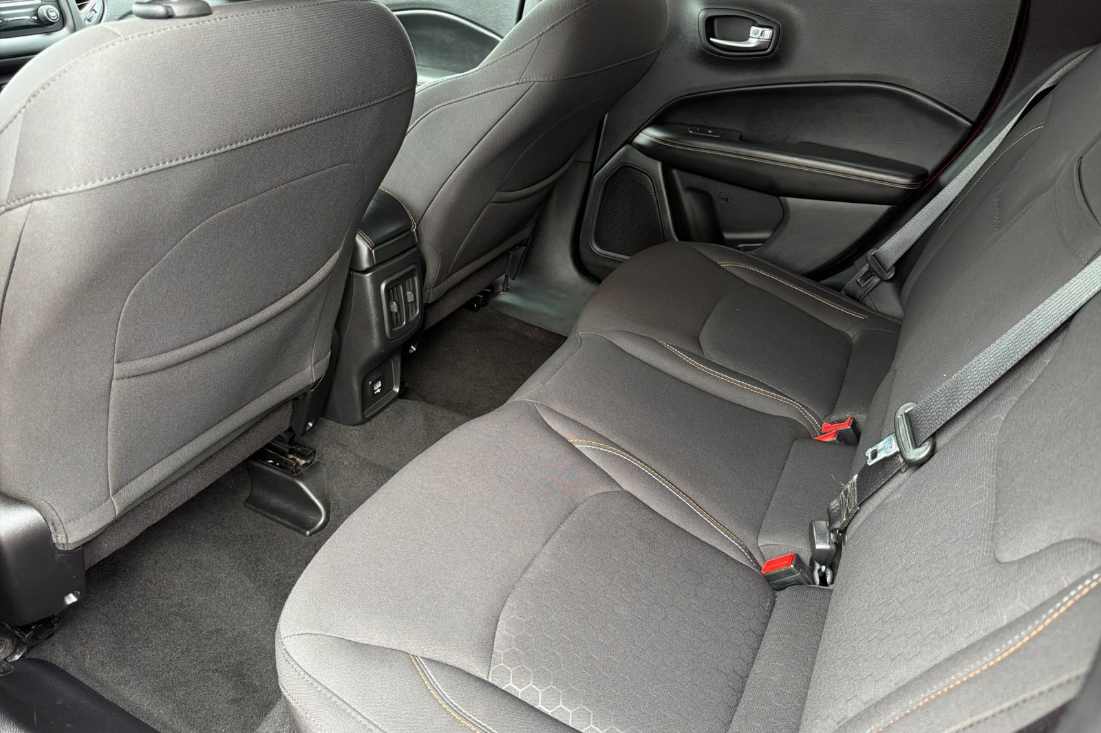 Used 2018 Jeep Compass Sport FWD image 12