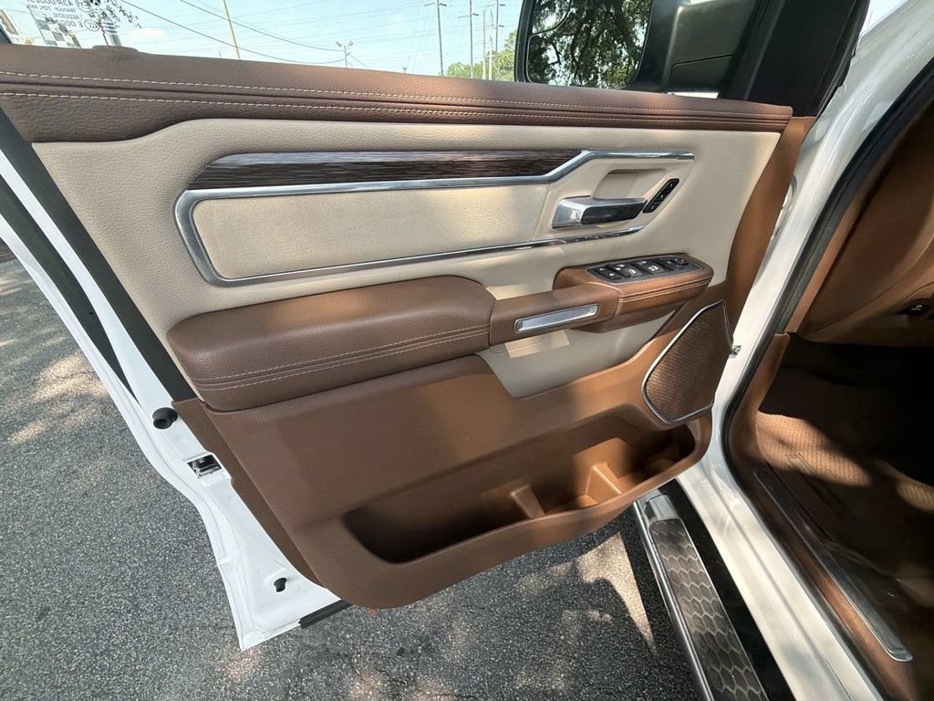 Used 2019 RAM 1500 Laramie AWD/4WD image 12