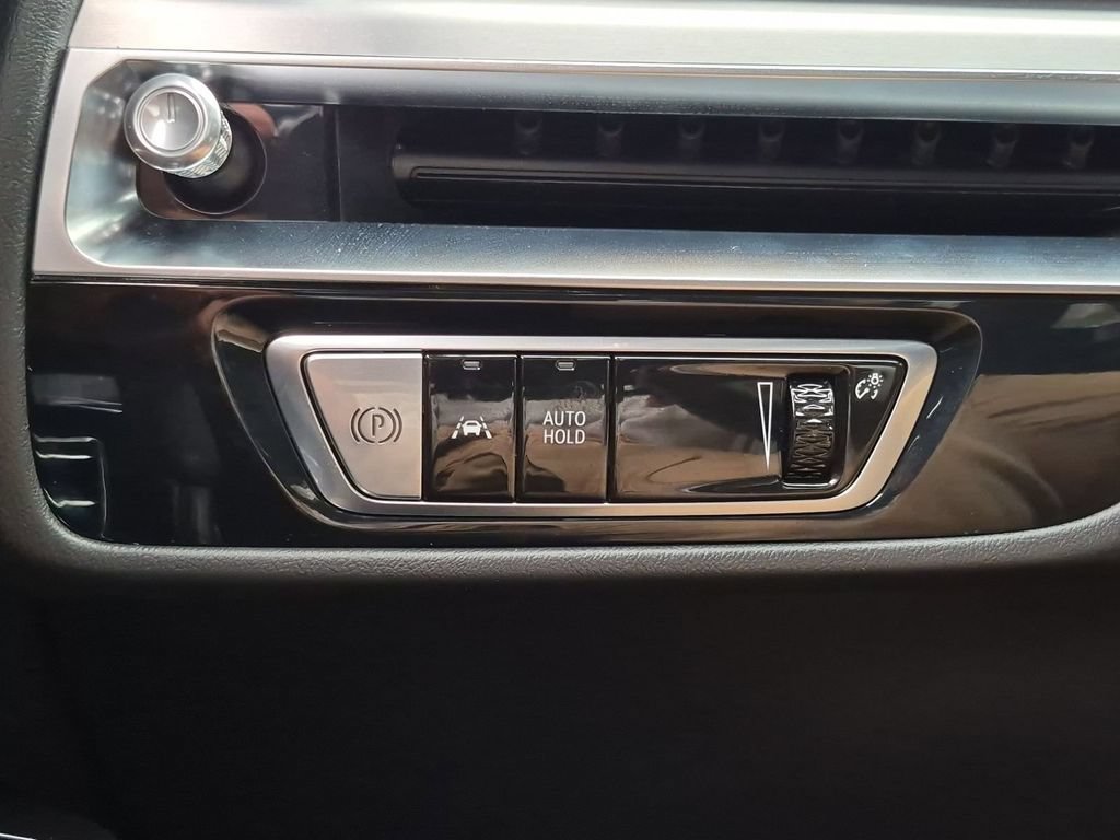 Used 2026 Cadillac Lyriq V AWD/4WD image 10