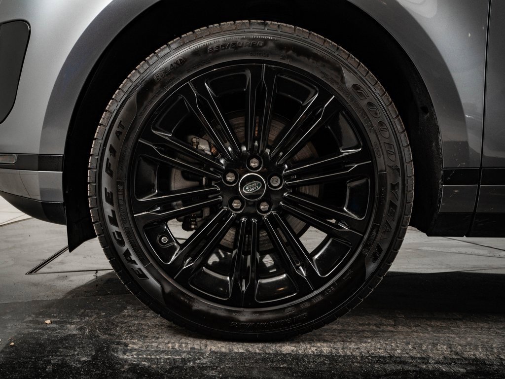 Used 2024 Land Rover Range Rover Evoque S image 13