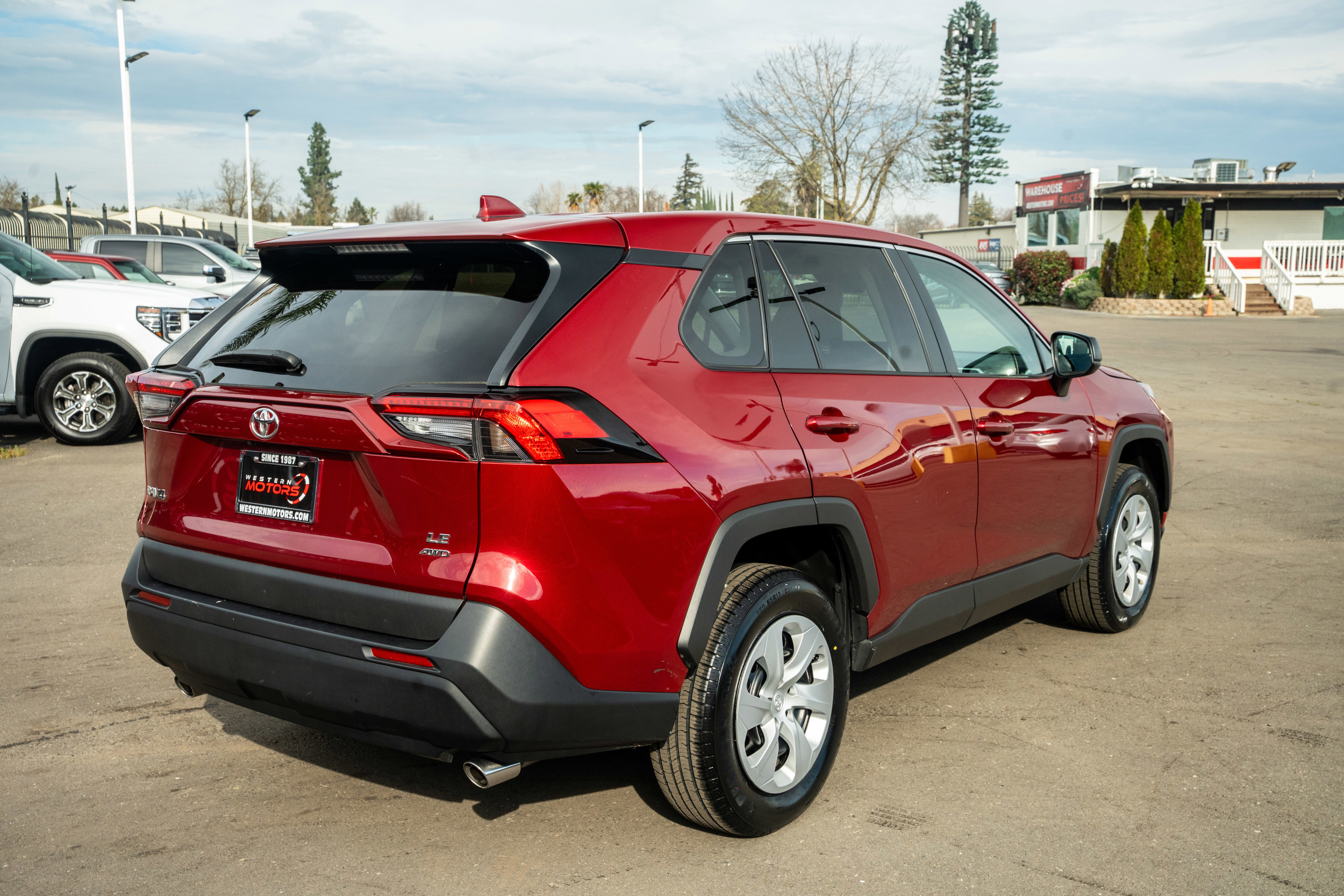 Used 2024 Toyota RAV4 LE image 13