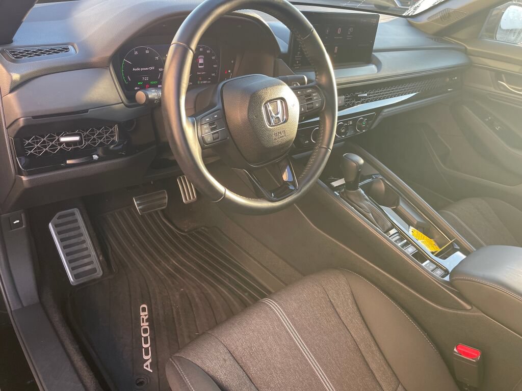 Used 2024 Honda Accord Sport image 6