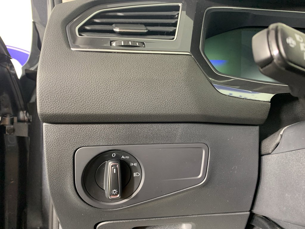 Used 2024 Volkswagen Tiguan Wolfsburg Edition image 17