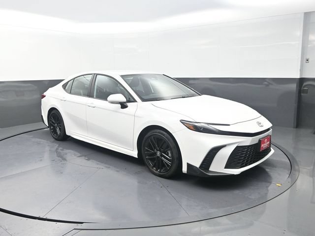 Used 2026 Toyota Camry SE FWD image 10