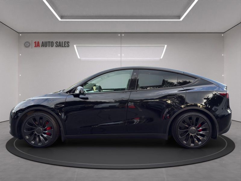Used 2022 Tesla Model Y Performance image 2