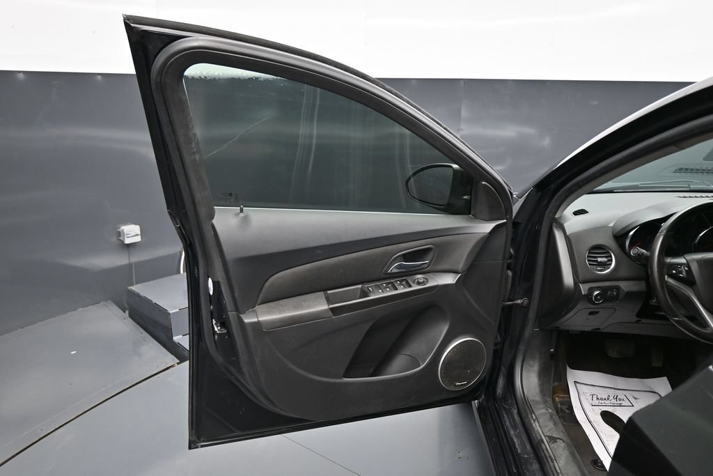 Used 2015 Chevrolet Cruze LTZ w/ Sun, Sound and Sport Package FWD image 10