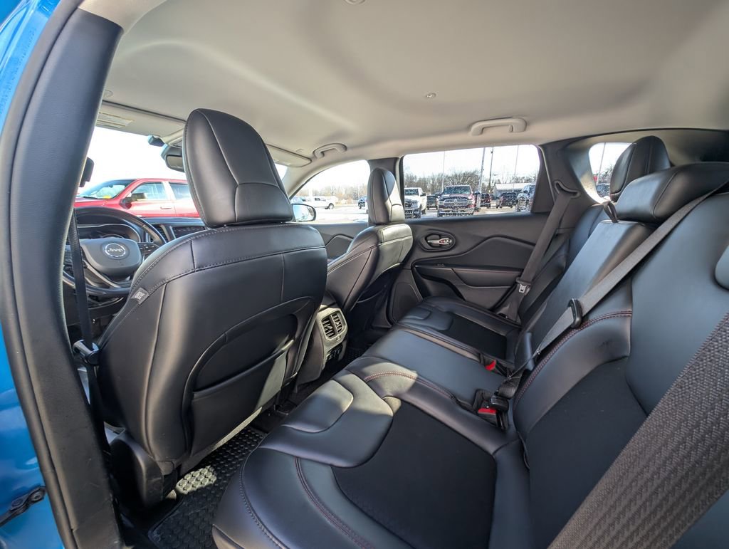 Used 2021 Jeep Cherokee Trailhawk image 16