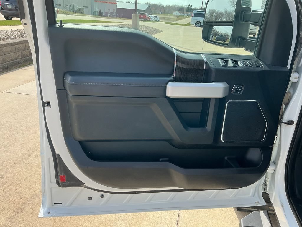 Used 2021 Ford F350 Lariat w/ Chrome Package AWD/4WD image 22