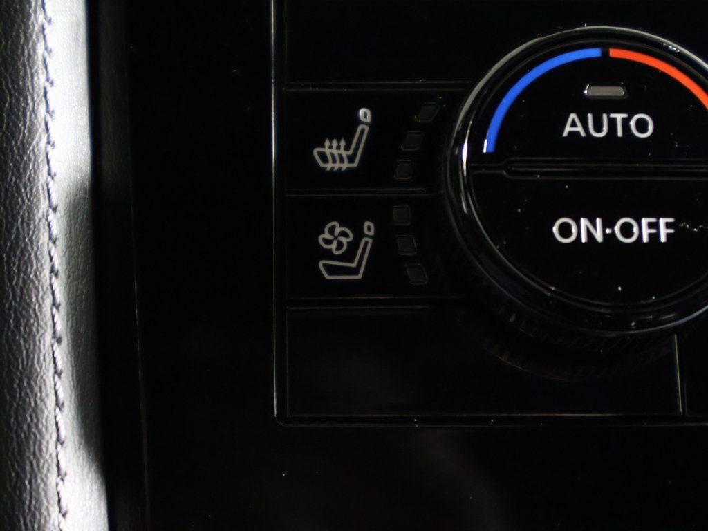 Used 2024 Nissan Armada Platinum w/ Captain's Chairs Package image 48