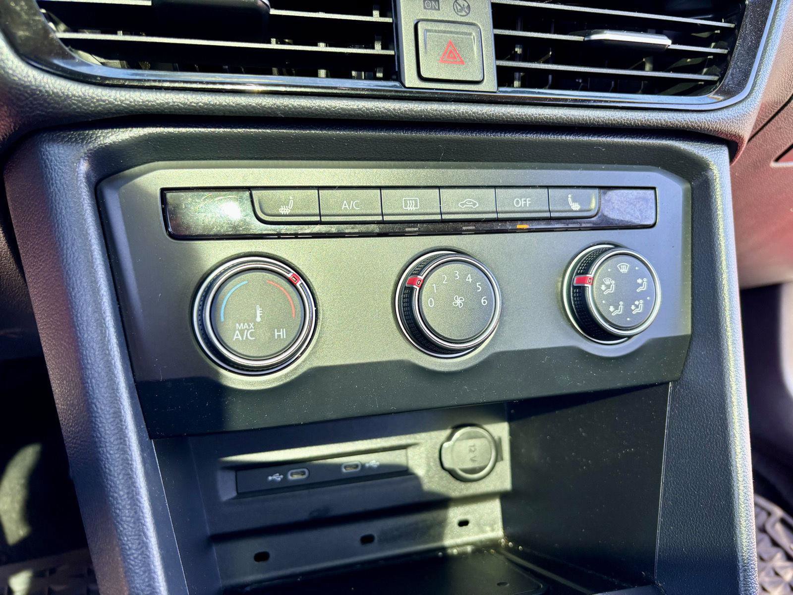 Used 2022 Volkswagen Taos SE image 34