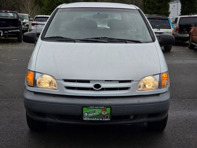 Used 1998 Toyota Sienna CE image 2