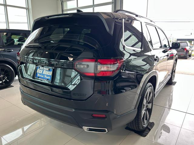 Used 2024 Honda Pilot Sport image 8
