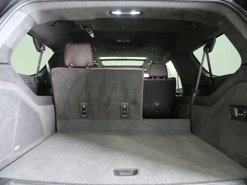 Used 2023 Cadillac Escalade ESV Premium Luxury Platinum AWD/4WD image 31