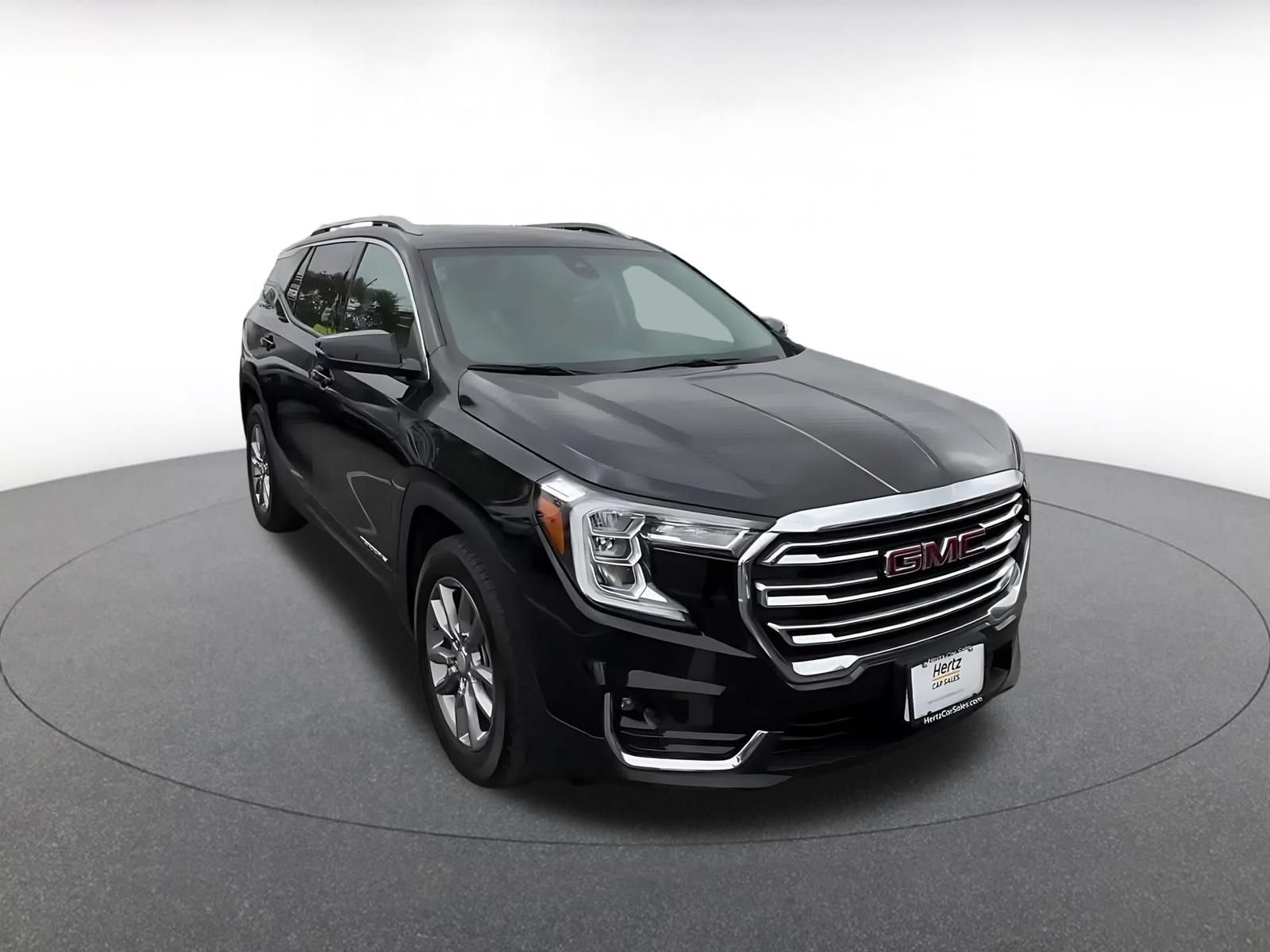 Used 2024 GMC Terrain SLT AWD/4WD image 3