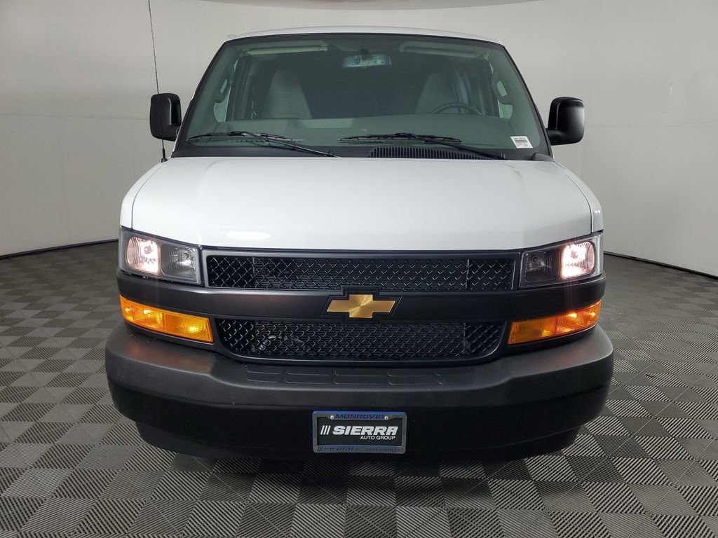 New 2026 Chevrolet Express 3500 Extended RWD image 9