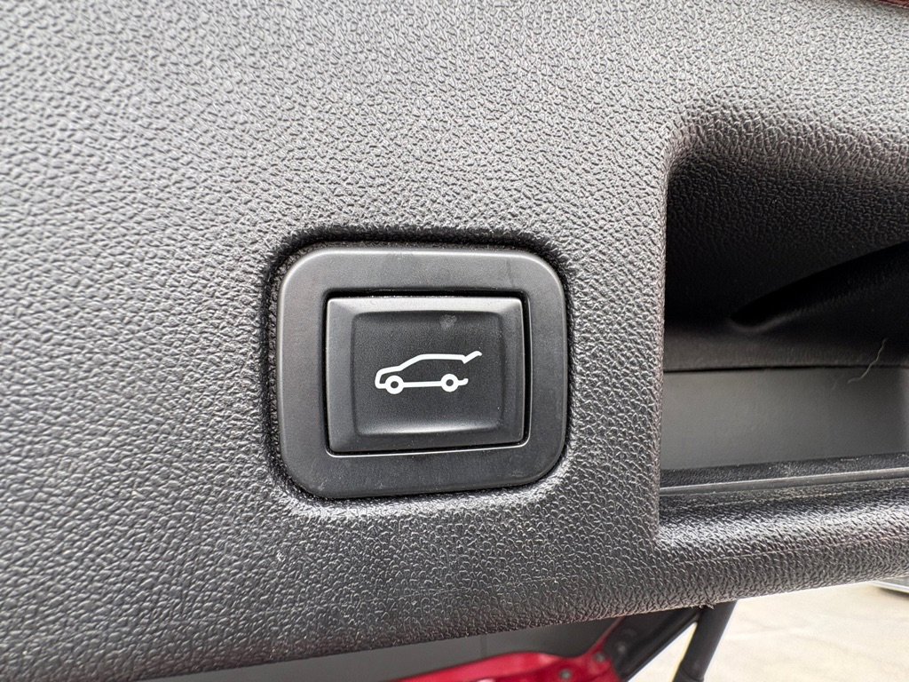 Used 2018 Chevrolet Equinox LT image 14