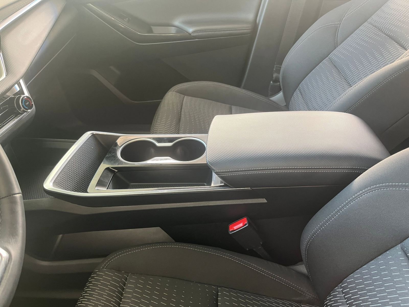 Used 2025 Chevrolet Equinox LT image 42