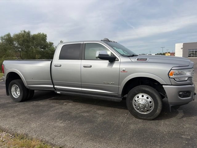Used 2021 RAM 3500 Laramie AWD/4WD image 3