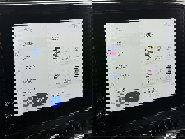 Used 2023 Toyota Corolla Cross XLE image 19