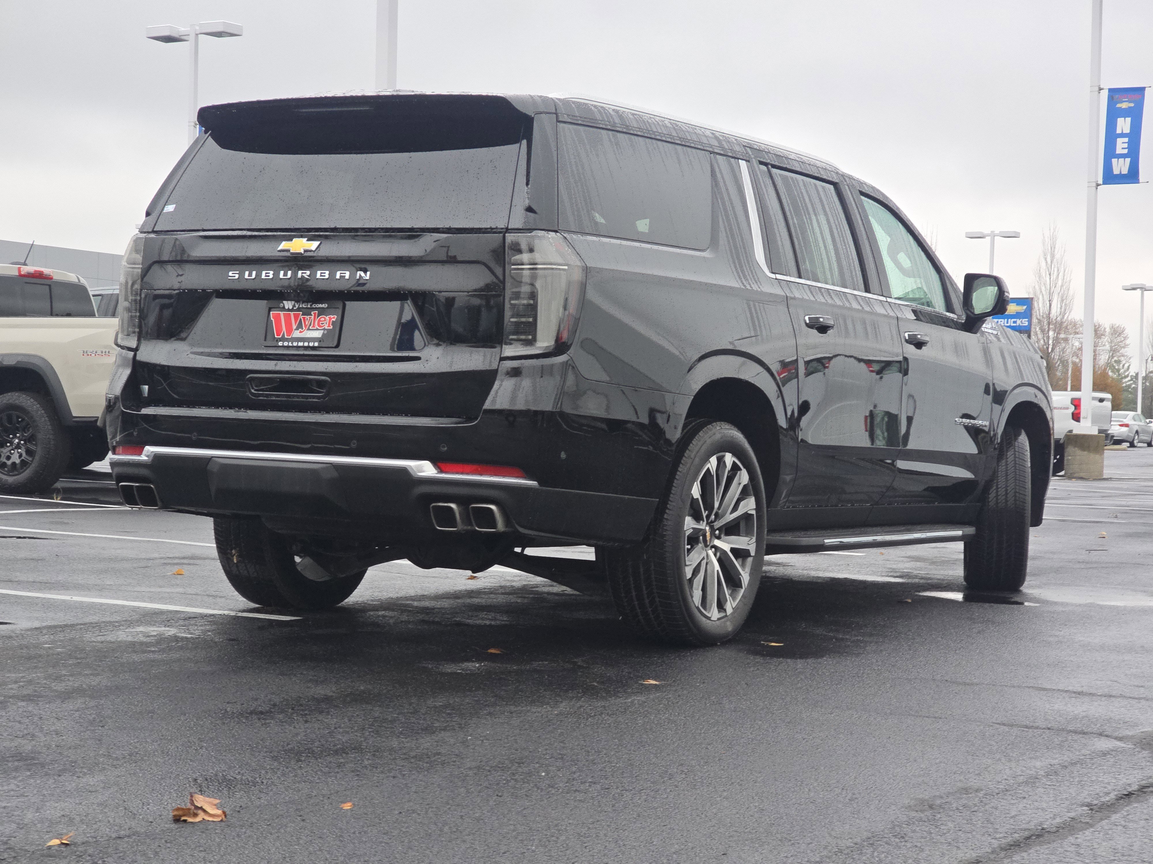 New 2026 Chevrolet Suburban High Country image 17