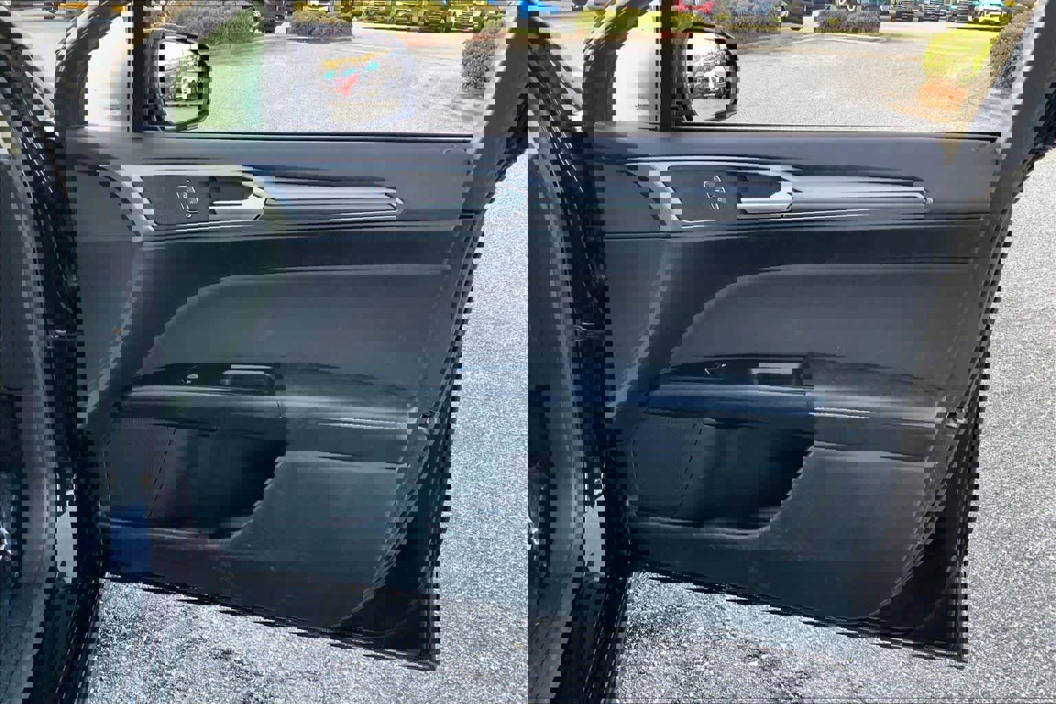 Used 2017 Ford Fusion SE w/ Equipment Group 201A image 22