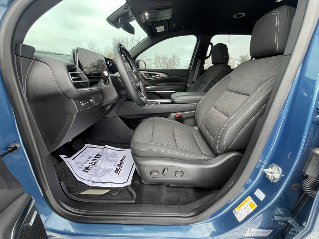 Used 2024 Chevrolet Traverse LT w/ Enhanced Driving Package image 10