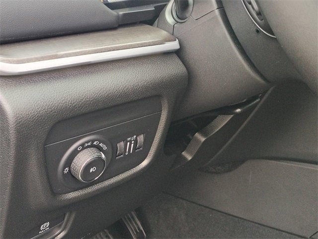 New 2025 Jeep Grand Cherokee L Limited w/ Black Appearance Package image 13