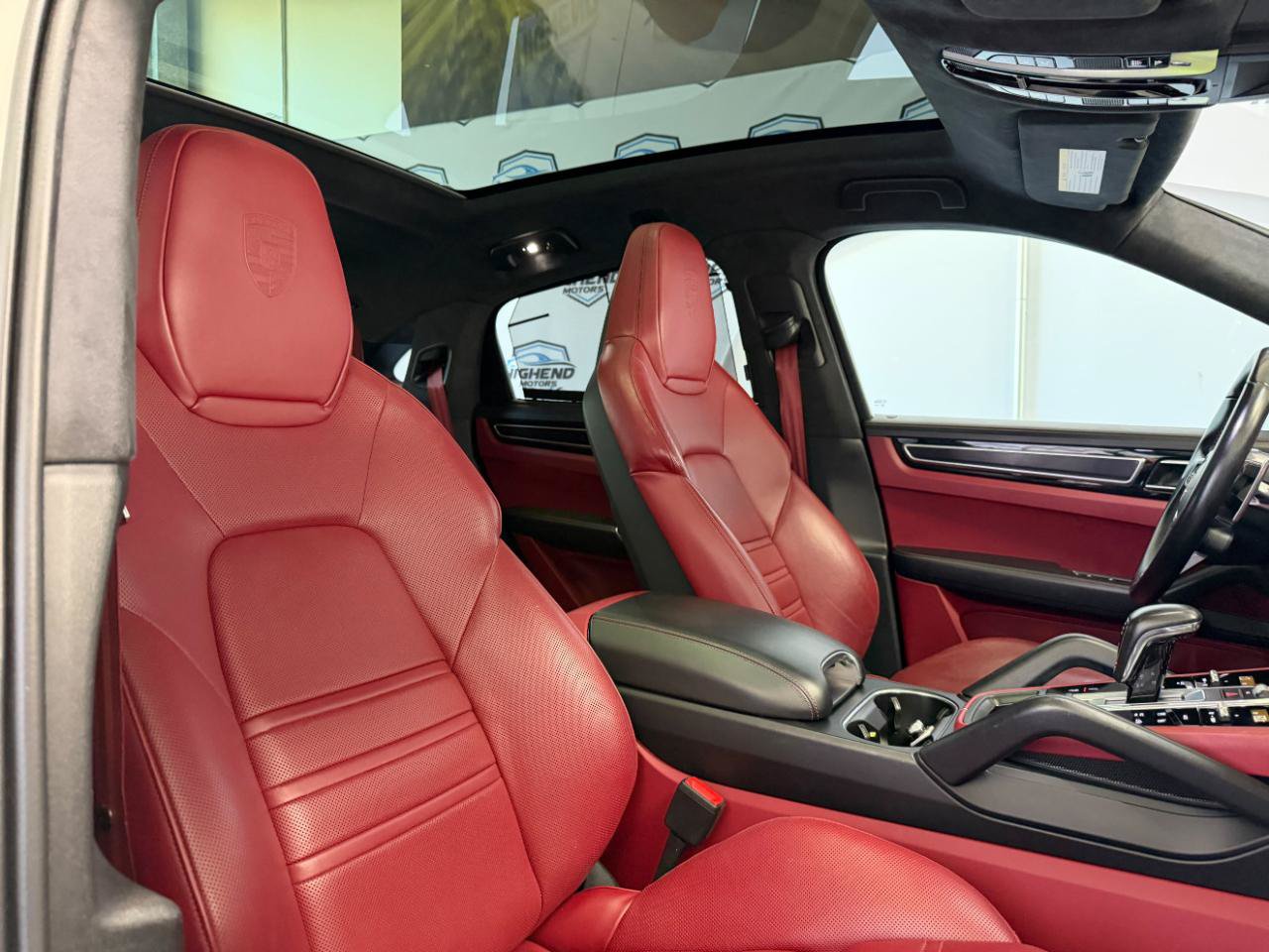Used 2022 Porsche Cayenne GTS AWD/4WD image 27
