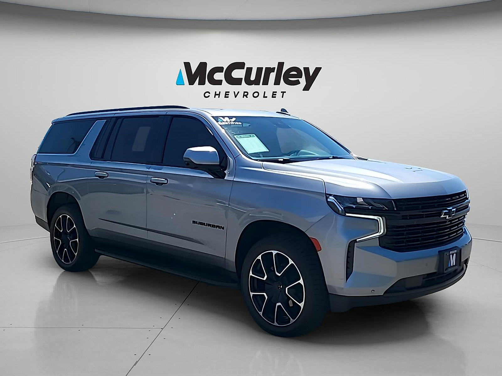 Used 2024 Chevrolet Suburban RST w/ Luxury Package AWD/4WD video 1