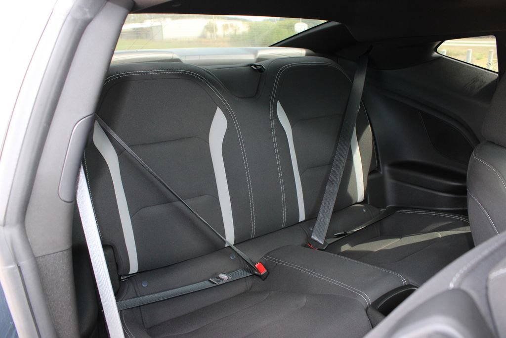 Used 2021 Chevrolet Camaro LT RWD image 7