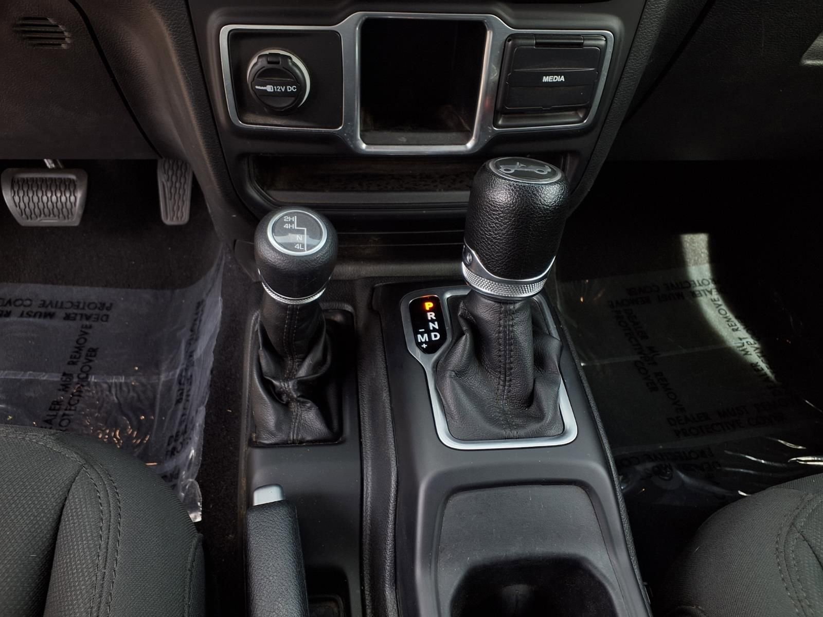 Used 2018 Jeep Wrangler Unlimited Sport image 10