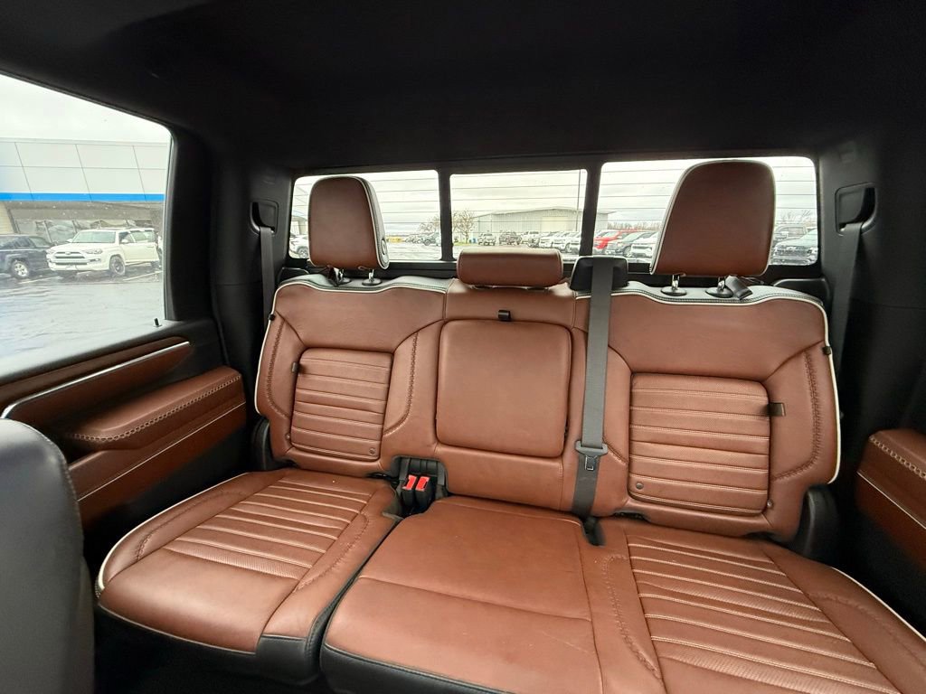 Used 2024 GMC Sierra 2500 Denali Ultimate w/ Snow Plow Prep/Camper Package image 15