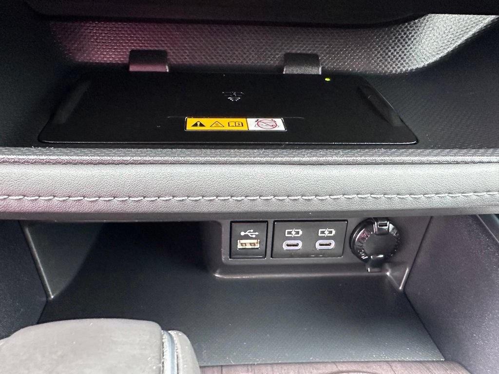 Certified 2024 Toyota Highlander Platinum AWD/4WD image 21