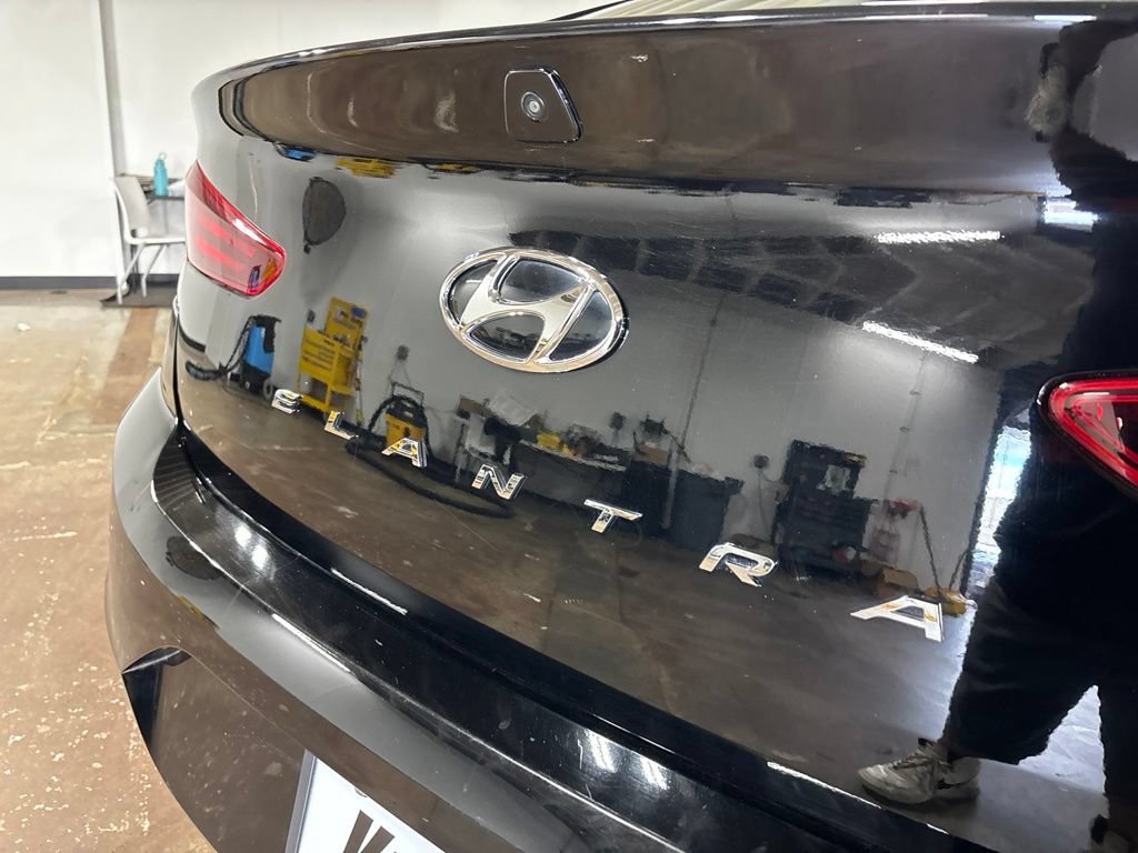 Used 2020 Hyundai Elantra SEL w/ Winter Weather Package FWD image 12
