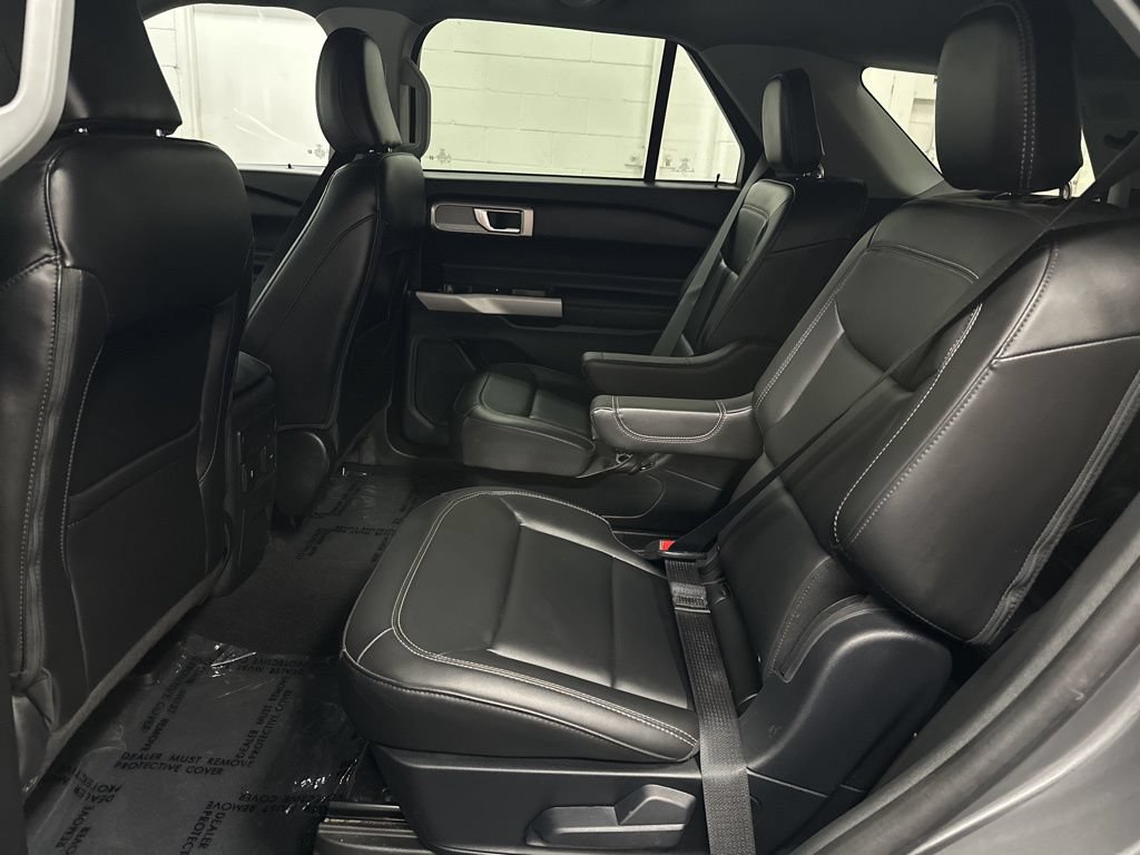 Used 2024 Ford Explorer XLT w/ Equipment Group 202A AWD/4WD image 23