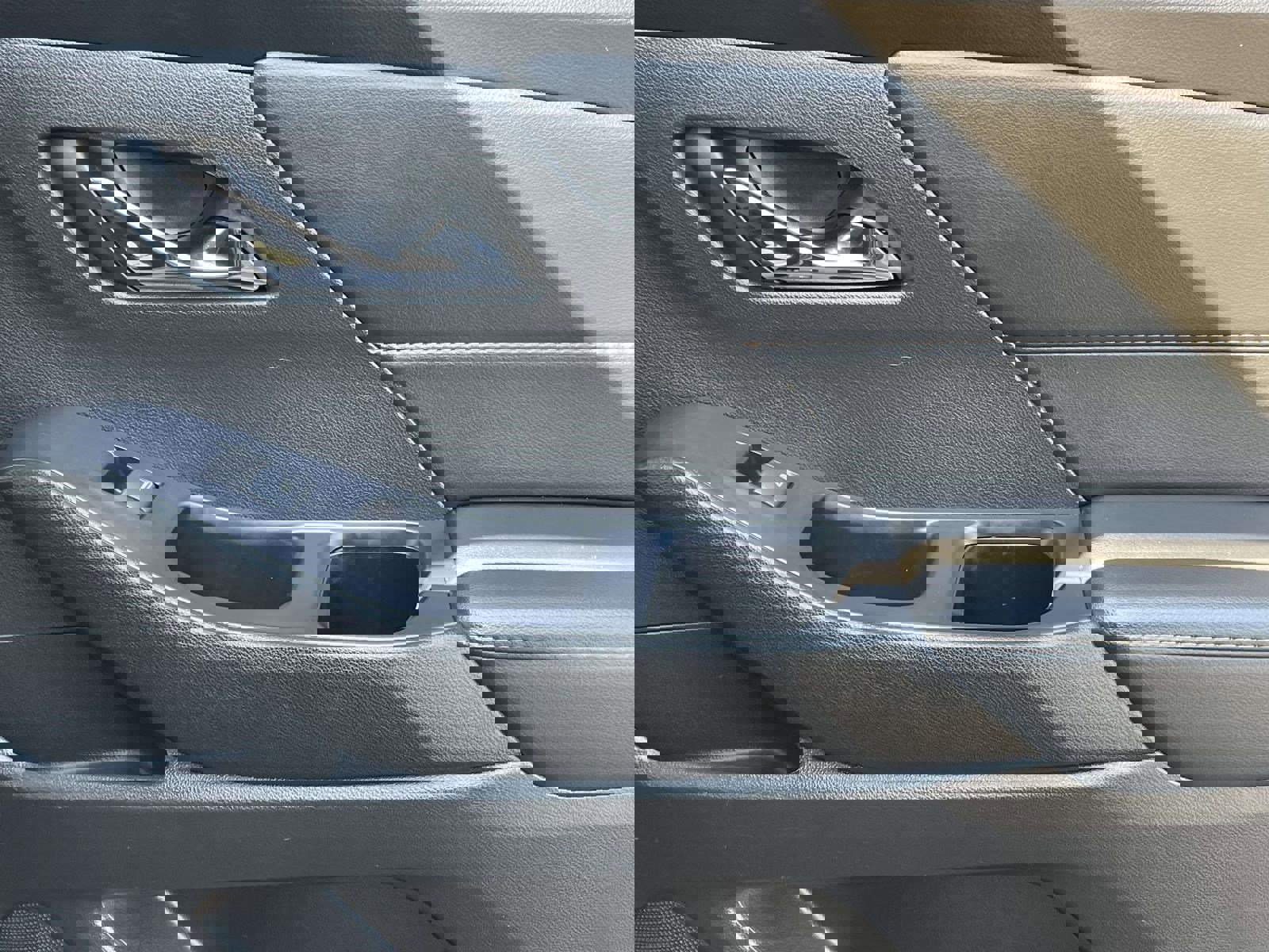 Used 2021 Chevrolet Traverse LS FWD image 16