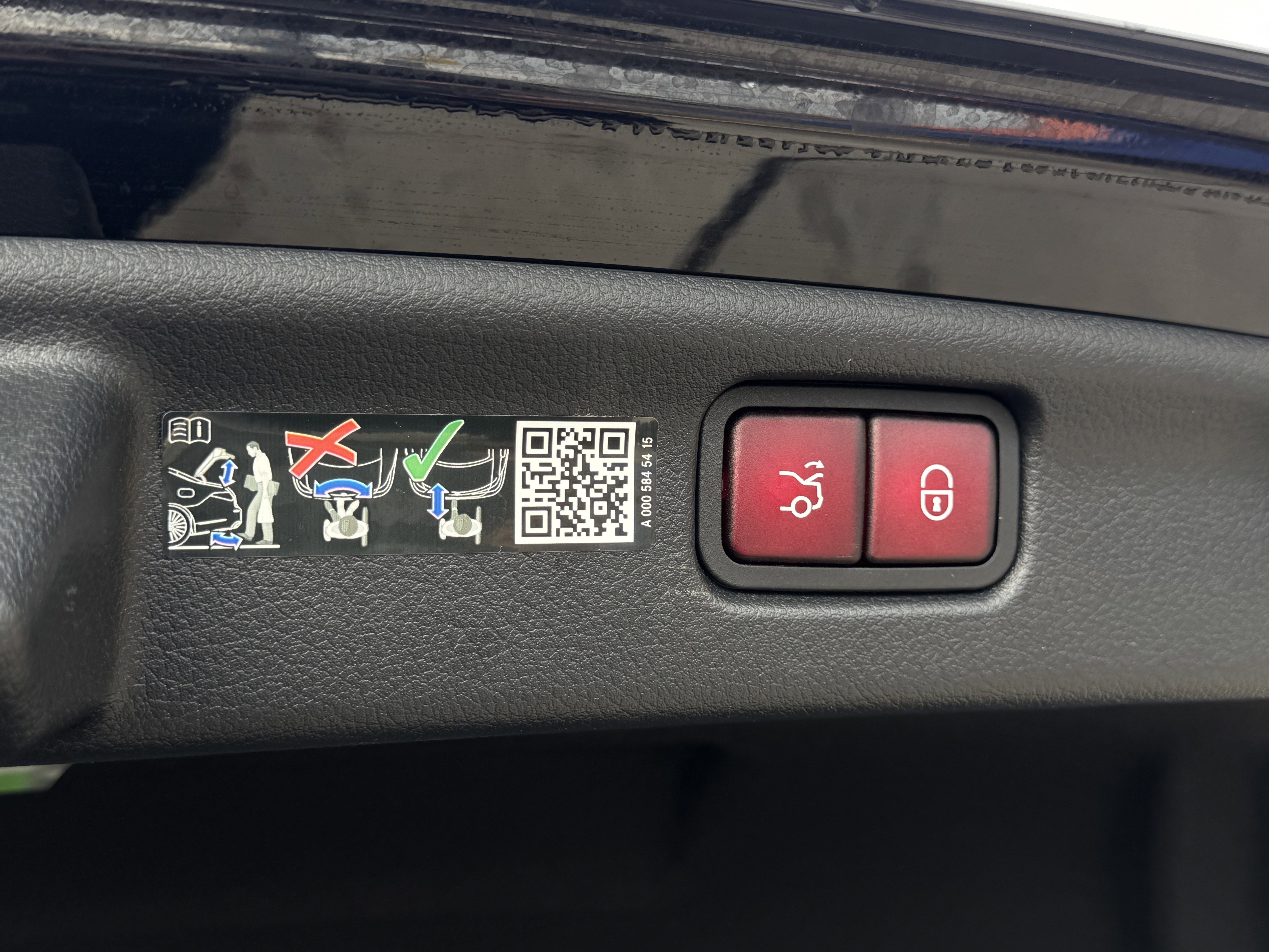 Used 2024 Mercedes-Benz C 300 4MATIC Sedan image 10