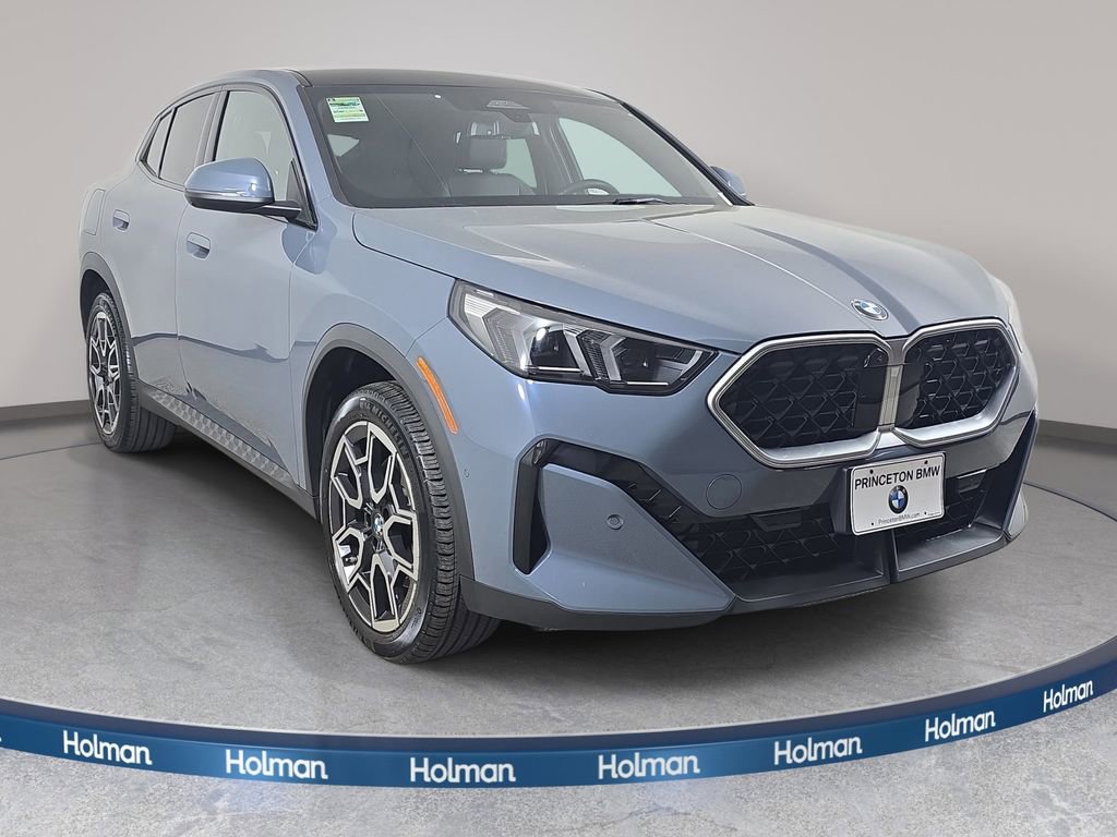 Used 2025 BMW X2 xDrive28i w/ Technology Package AWD/4WD image 4