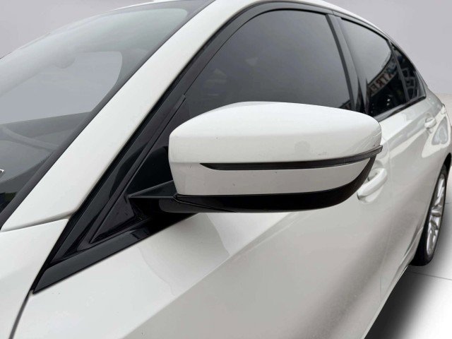 Used 2023 BMW 330i xDrive Sedan w/ Driving Assistance Package image 13